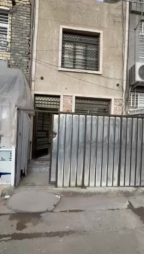 مشتمل للبيع 40متر 
حي الجهاد الاساتذه
مربع الامانه البيت طابقين
يحتوي ع صاله ومطبخ وغرفة نوم
وخدمات الستفسار الرقم ***********
