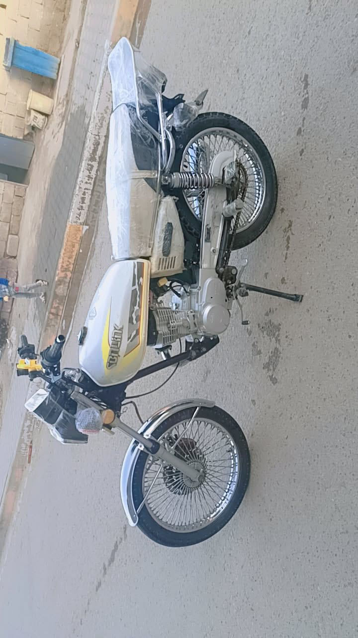 سلام عليكم دراجه لبيع موديل 20023جاهزه من كلشي لا تبخير ولا تنقص وراق بيهة ***********اهاذ رقمي بي واتساب دراجه عارضهة 600وبيهة مجال
