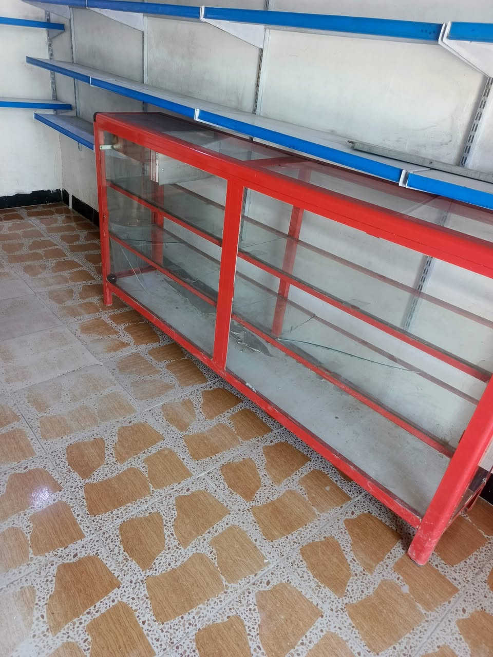 عرضه وميز لبيع ***********
‏‪***********‬‏
