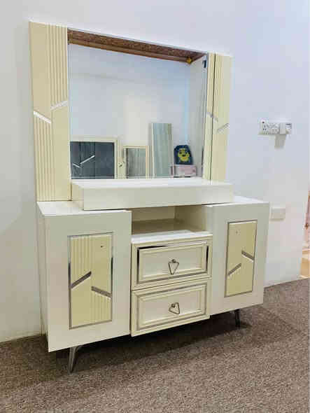 مزاد انس الوندي 

غرفه نوم تركي لون اوف وايت ورصاصي كلش نظيف وجديد 9 قطع ويا الدوشك مالته سعر 675 الف 

للبيع والمراوس مراسله الصفحه او اتصال على رقم التالي 

*********** 

عنوان بختياري اول شارع السيطره قبل خليل ابو باله خناقين
