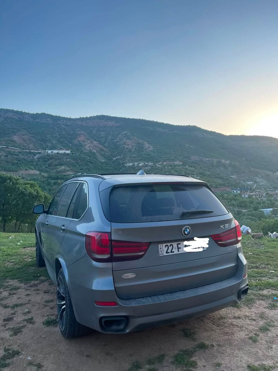 فقط لعشاق البي ام و ليعرف قيمتها
BMW x5 2017 S-Drive  M-Package 
محرك ٦ سلندر توين توربو
‎وارد امريكي
عداد ٢٠٠،٠٠٠ كيلو متر 
‎٧ مقاعد
‎كشنات جلد كهربائية و تسخين و ٢ خزن 
‎شاشة كبيرة تاتش
‎٤ وضعيات للقيادة ( ايكو - مريح - سبورت - سبورت بلص)
‎اوتو هولد
‎مرايا كهربائية
‎بردات خلفية بلادي
اضوية زينون مع كشافات ضباب
سقف بانوراما 
كاميرا خلفية 
حساسات امامية خلفية
شنطة شفط
قاصة بلادي

‎السيارة جديدة عل فحص وما تحتاج دينار مصرف..
‎سنوية لحد ٢٠٢٨ وهزة تحتاج تجديد و زيت شركة جديد من ال Bmw 

باب سايق تبديل بلادي + باب خلفي مفتوح فقط
جاملخ صبغ + دوسة سايق
تكحيل شبر بالسقف للجمالية (قطعة كاشي واقع عليه)

‏‎السيارة ١٠٠٪؜ فحص بشرط سيستم و كير ومحرك و هيكل وكومبيوتر

‎السيارة باسمي و تحويل مباشر
المكان اربيل
رقم الشاصي:
5uxkr2c33h0x03800

للتواصل : ***********
