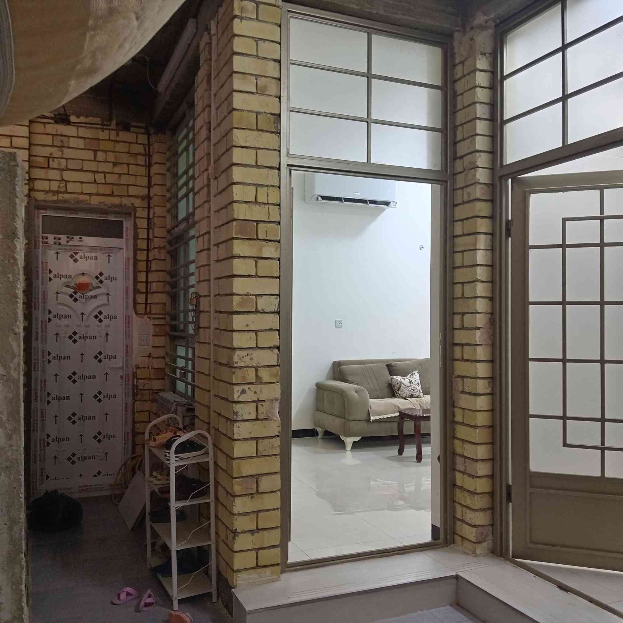 بيت للبيع 100م زراعي حي 17تموز 
واجها 30*8 طابق واحد 
للتواصل ***********
