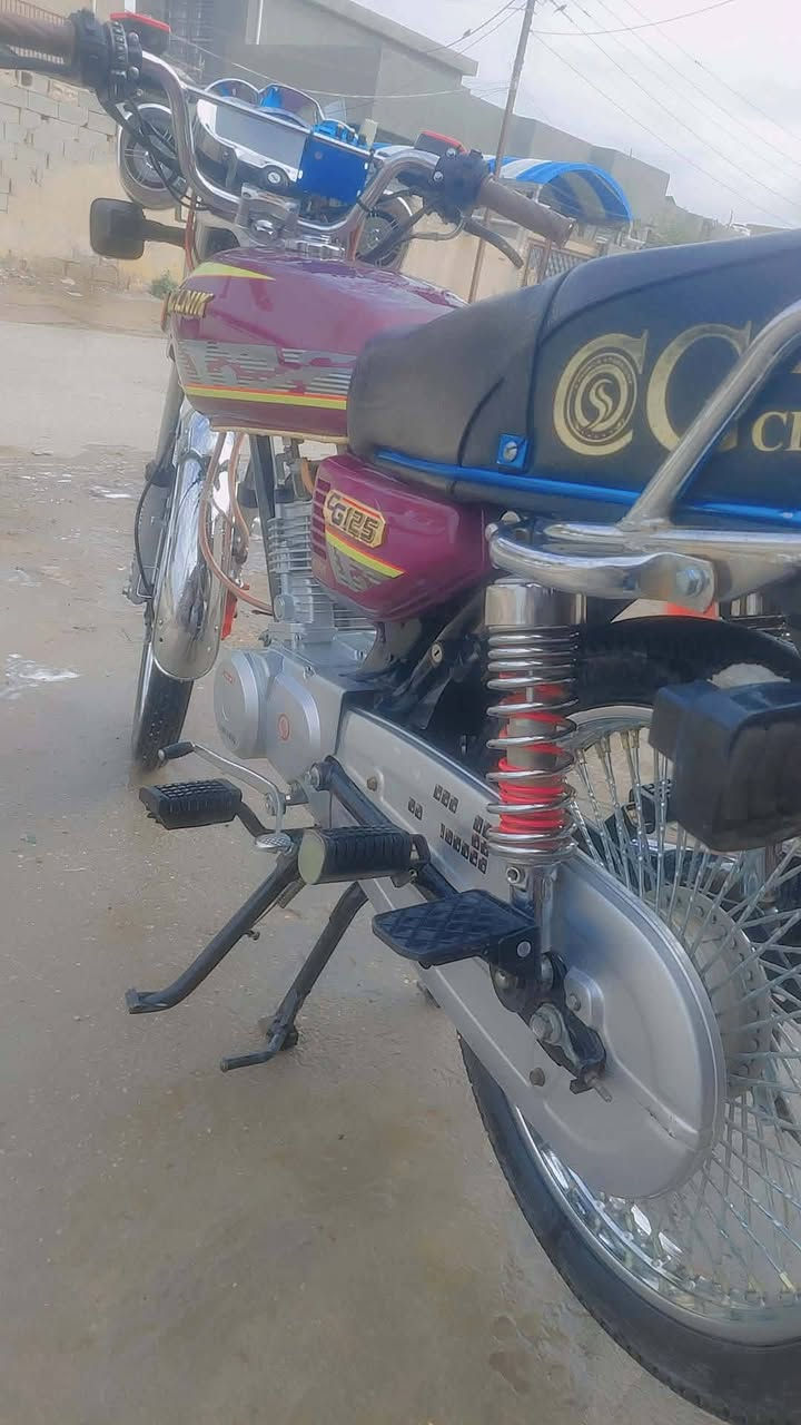 السلام عليكم دراجه تايكر للبيع اوراق كامله صارلها شهرين من طالعه وكيل العنوان بابل جبله السعر خاص  ***********
