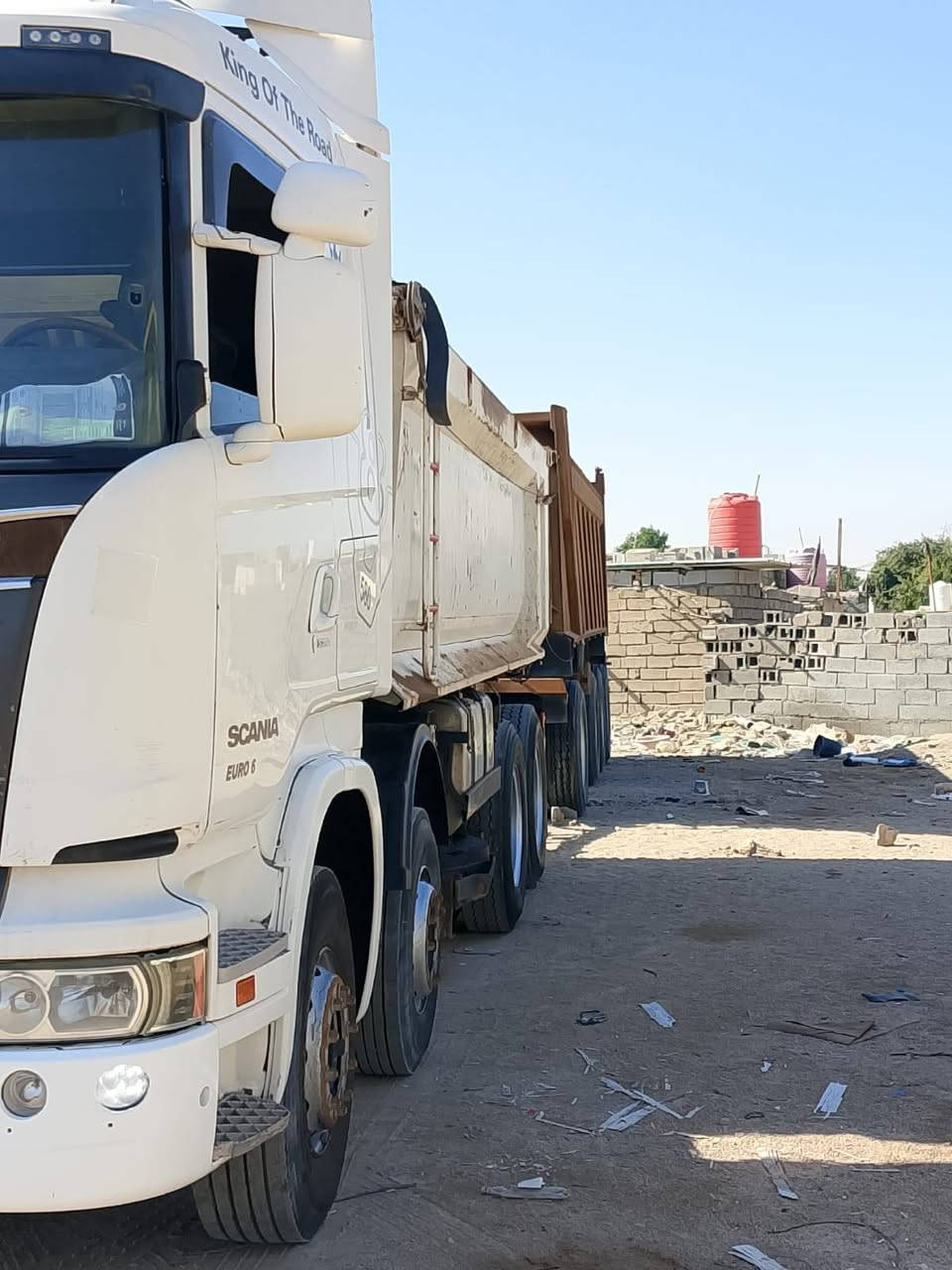 سلام عليكم من رخصت الأدمن المحترم سكانيه  V8 2017 قاطره ومقطوره بسمي سياره جاهزه من جوه الشغل مكفوله كير محرك حداده سياره خير من الله تايرات تخم جديدجوها مكان السياره بصره الزبير السعر 8شدات ونص $ ***********
