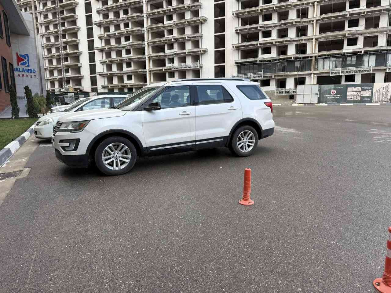 فورد اكسبلور ٢٠١٧
فول مو اصفات عدا سلايد تك اكسل XLT 

6 سلندر 3500 
محرك مامفتوح 
صدر جديد 
سنويه جديده 
هزه جديده 
تخم تاير جديد 
رقم أربيل 
بصمه 
كشن جلد 
شاشه كبيره
داخل بيجي  
تحكم ستيرن جهتين
شفتات سرعه 
٧راكب 
كشنات هيتر
ستيرن هيتر
٣قطع تبريد 
شاشة اعطال
مري كهربائيه
رادار مري  
حساسات إماميه وخلفيه
صندوق شفط كهربائي 
ويل كب حجم ١٨ 
ماشيه 104ألف
مكان السياره سليمانيه 
استفسار رقم 
***********

***********
