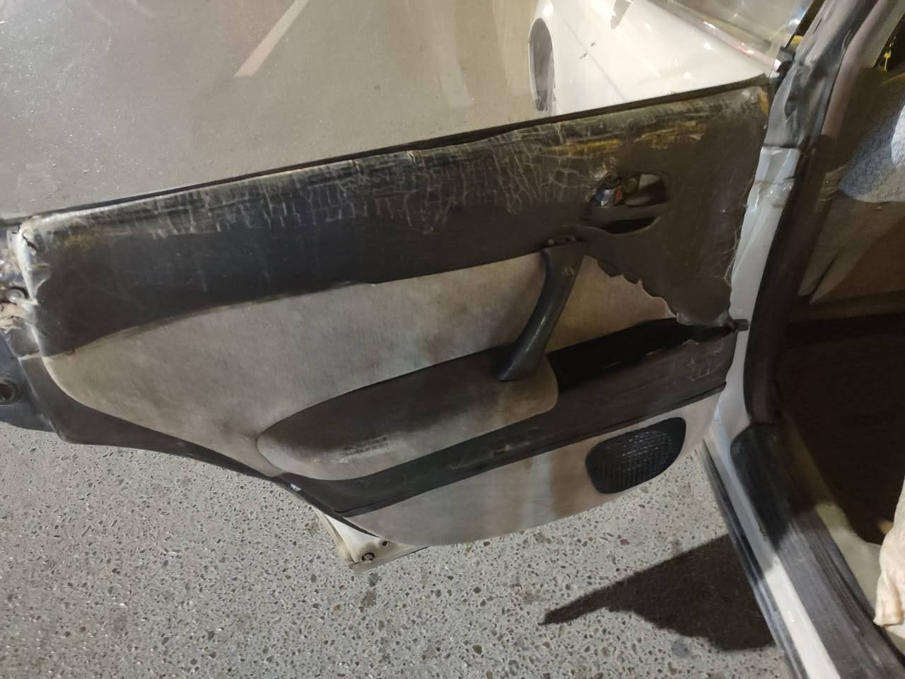 سلام عليكم بطة لبيع أو مراوس  رقم نجف و مكان نجف سيارة كصة قمارة رعيهة موجود ايريد مداور مكينة 2 ونص ديكو سنوية 27 تخلص سعر 40  استفسار ***********
