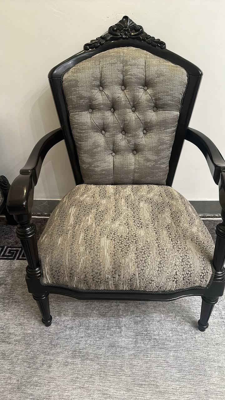 تخم تركي ٨مقاعد اخو الجديد خشب زان اصلي مو تركي بالاسم بدون الطبله


**إذا كنت صاحب هذا الإعلان وتريد حذفه لأي سبب، رجاءا أرسل رسالة إلى الدعم الفني**