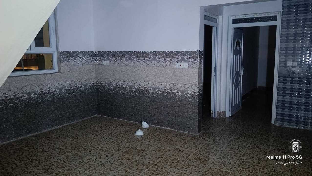 يوجد لدينا شقه لليجار في حي الشيماء الثانيا طابق ثاني الشقة عبارة عن غرفتين نوم هول ومشتملات مطبخ الشقه نضيفه جدا سعر الايجار 225 الف للستفسار ***********
