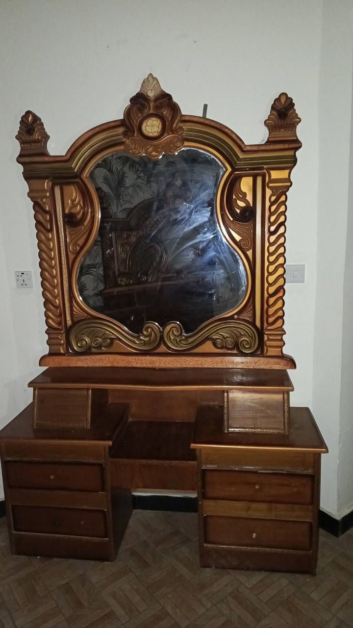 غرفه عراقيه للبيع نضيفه وبسعر مناسب جدن المكان الدوره البعيثه الاتصال علهاتف  ***********
