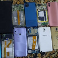 وجبة موبايلات 11 قطعة ما اعرف مشاكلهن ابيع فحم  كلهن ب60 مع التوصيل  0...
