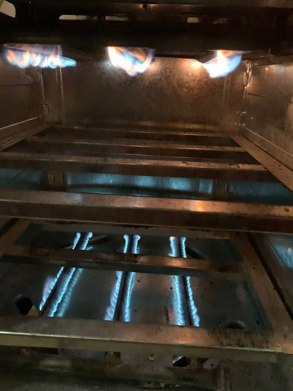 فرن مستعمل قليل نظيف 
مع منظم وصونده مثل الموظح بلصوره 
للااستفسار خاص أربيل, العراق


**إذا كنت صاحب هذا الإعلان وتريد حذفه لأي سبب، رجاءا أرسل رسالة إلى الدعم الفني**