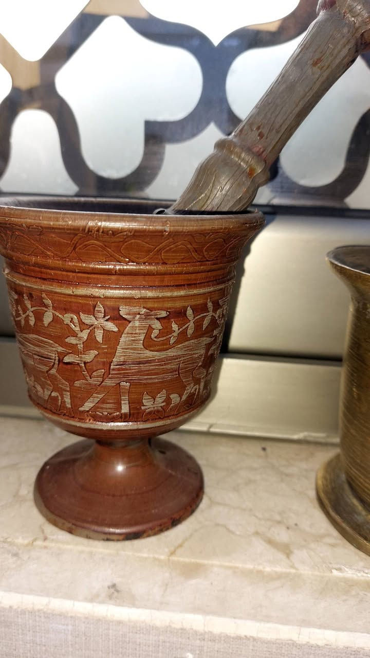 جاونات للبيع واحد نحاس ١٠ سنتم ارتفاع واحد خشب والآخر بلاستيك بي صلابة للاستفسار تعال خاص.


**إذا كنت صاحب هذا الإعلان وتريد حذفه لأي سبب، رجاءا أرسل رسالة إلى الدعم الفني**