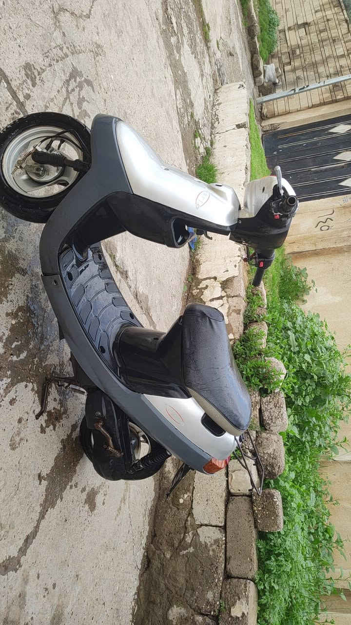 السلام وعليكم ماطور بوتين للبيع بس قبق هندر مفتوح سلف هندر كلو شغال سعروو ٣٠٠الشراي يتصل ***********
