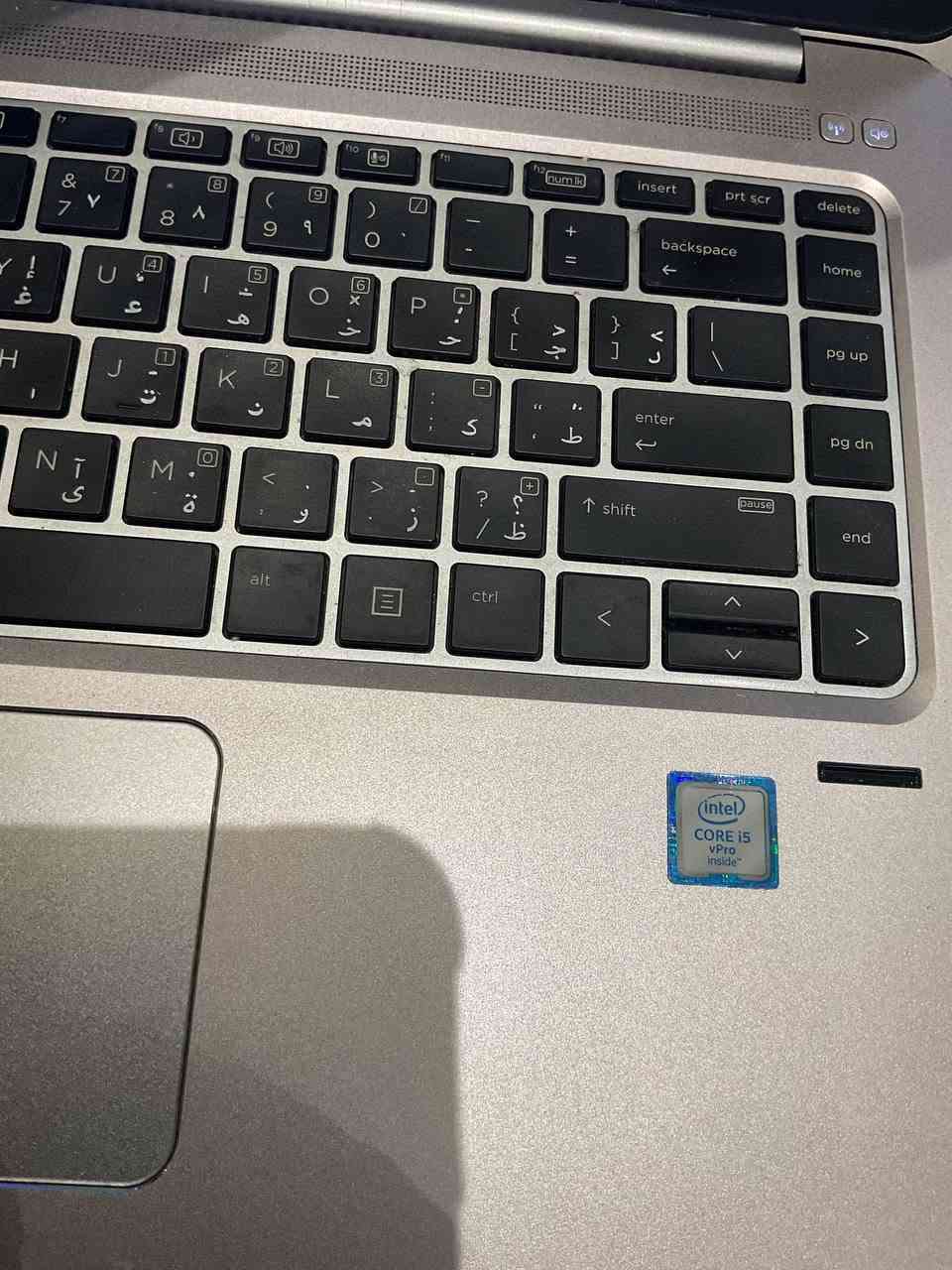السلام عليكم اخوان 
حاسبة لابتوب hp سلم حجم 13 core i5 جدا نضيفة مع شاحن اصلي للبيع بسعر 350 الف المراسلة واتساب فقط على هذا الرقم ***********

