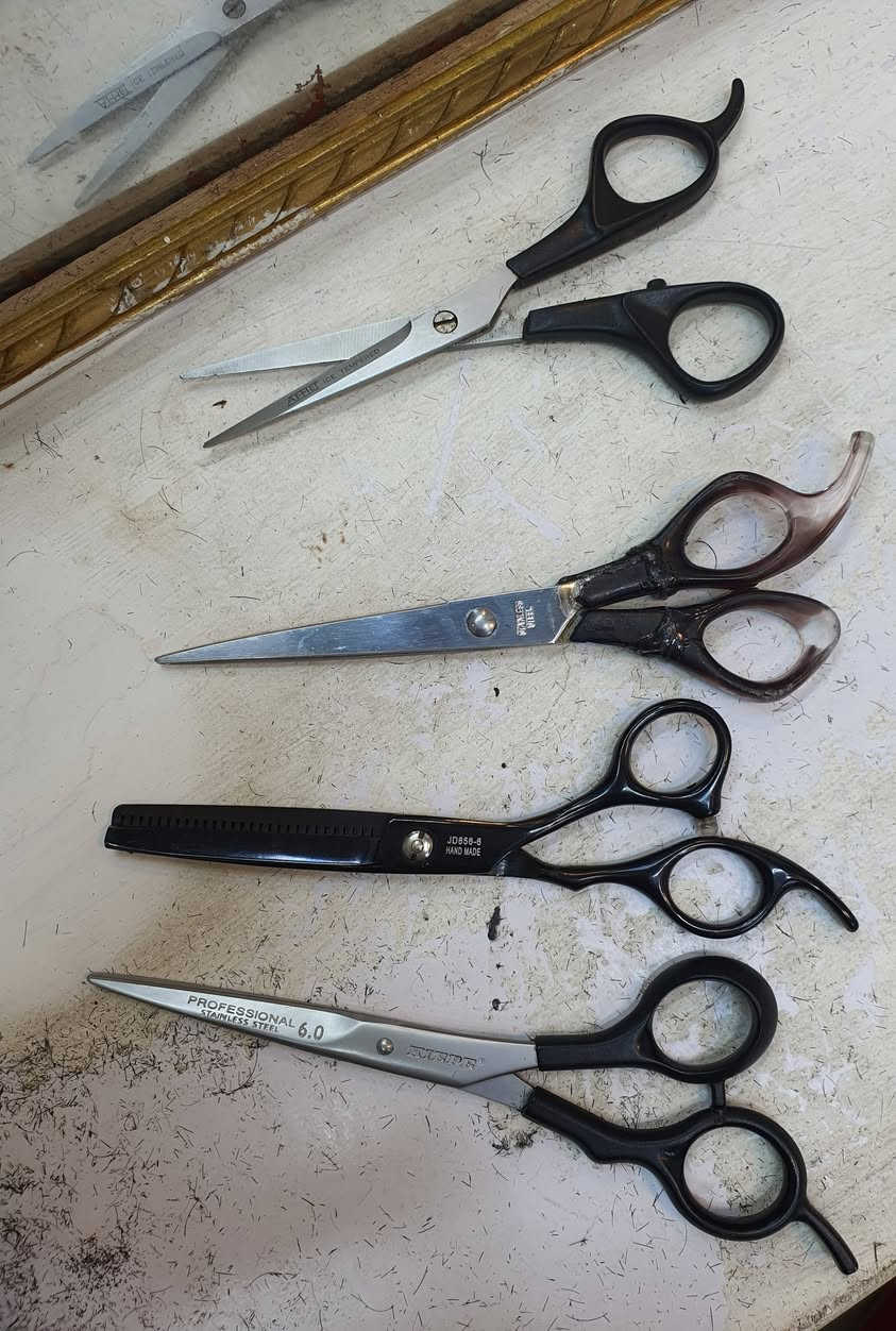 أدوات حلاقة للبيع
تعزلية محل صارلي 2 شهرين بالمهنه واريد اعزل المحل هاي المواد المعروضه كلها بسعر (( 255 الف بيهن مجال بسيط جداً )) الي مايريد يشتري لا يداهر ولا يتعبني ولا أصلاً يعلق لان كلهن خسرت بيهن والخسارة بالعمر بس اريد اعزل المحل وخلص الي يعجبة يجي خاص ولا يتعبني


**إذا كنت صاحب هذا الإعلان وتريد حذفه لأي سبب، رجاءا أرسل رسالة إلى الدعم الفني**