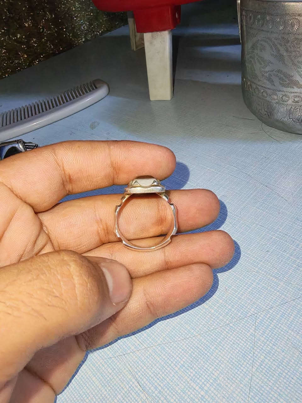 سلام عليكم ورحمة الله محبس جزع يماني بصياغة يدوية للبيع عنوان بغداد مدينة الصدر ***********
