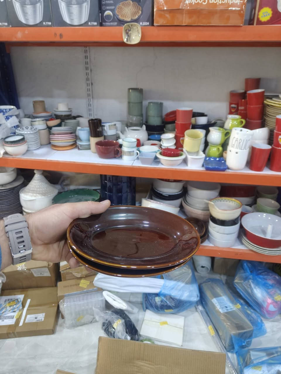 اللهم صل على محمد وال محمد 🤲 🤲 🤲  
السلام عليكم متابعينا الافاضل ورحمة الله تعالى ✋✋ 
شهر رمضان مبارك تقبل الله صيامكم وقيامكم 🤲🤲🤲
فرفوري ملون درجه اولى وباسعار مناسبة جدآ 
جميع الاحجام والانواع والالوان زورونا قبل نفاذ الكميه 
بضاعه داخل المجمع متنوعه بيع مباشر ✅✅✅✅
 والاسعار مناسبة جدآ 💲💲💲💲💲💲
يوجد خدمة توصيل لجميع المحافظات 🚛🚛🚛🚛🚛
العنوان ذي قار سوق الشيوخ شارع دكتور عمار قرب اسواق الكفيل ومقابل مطعم المدينة الفرع الثاني 🍗🍗🍗🍗
رقم الاعتماد واتساب *********** 📞📞📞📞
مجمع البيت الالماني في سوق الشيوخ 🇩🇪🇩🇪🇩🇪
