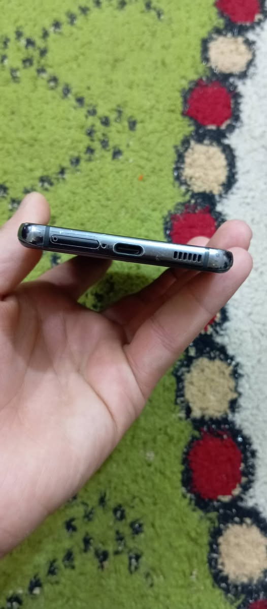 سامسونك كلكسيs21
ذاكره 128 جهاز غني عن التعريف 
نضافته شوفت عينك 
كامره دقو تصوير فول
شحنه فول للبيع او مراوس ب ايباد  وتساب***********
