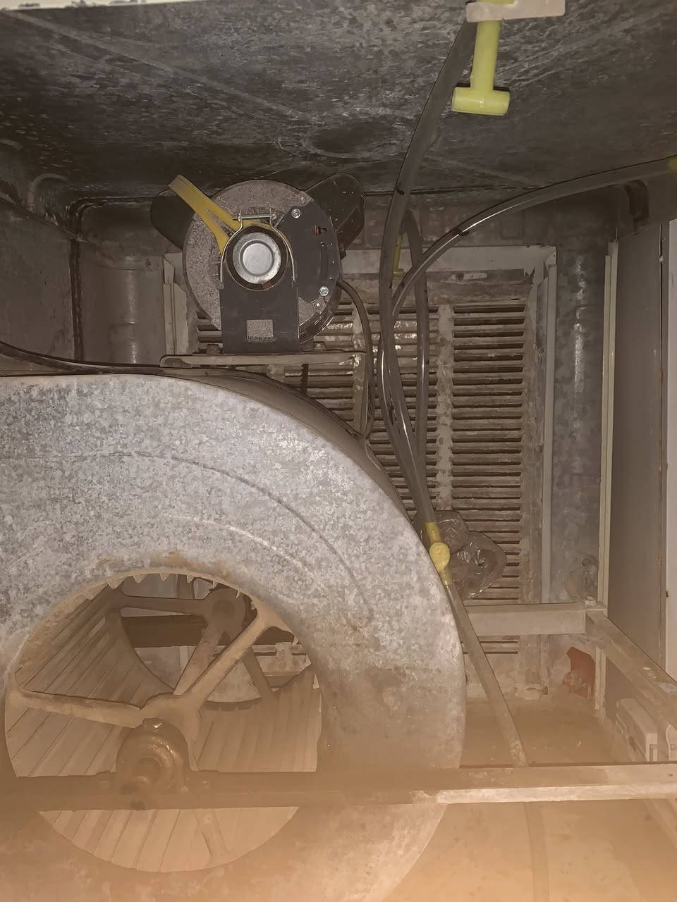 مبريده للبيع شرط
سعر ٥٠ الف
***********📞
الحق عليه قبل لا ينباع

