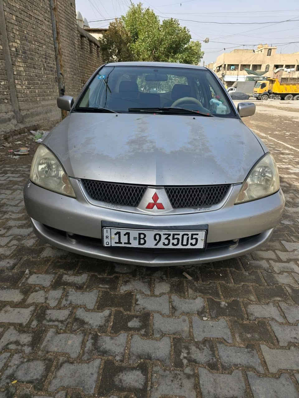 السلام عليكم لانسر موديل 2007 محرك 2000 بيها بابتين وجاملغات اثنين صبغ أثر الجراد سيارة حلوى وخير من الله....السعر 72 وبيها مجال للاستفسار الاتصال...***********
