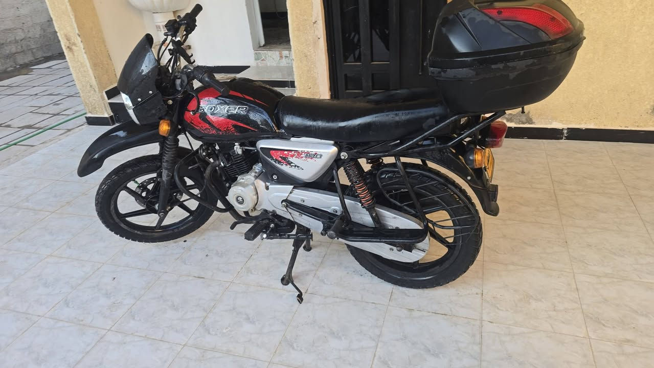بوكسر البيع موديل ٢٢ السعر مليون قفل بدون عمله دراجه جاهزء الاخير *********** مكاني بغداد الزعفرانيه جسر ديالى القديم
