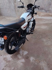 دراجه بوكسر للبيع موديل 23 شهر 11 السعر 1,800 وبيها مجال مكاني بغداد٠٧...