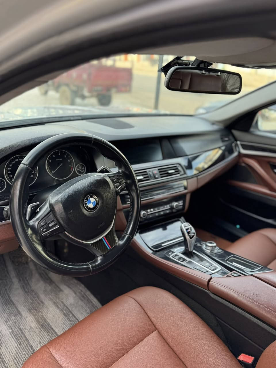السلام عليكم BMW F10 530i للبيع سياره كلش نضيفه الي يريد تفاصيل عن السياره *********** موجد وتساب
