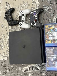 بلي ٤ مستعمل نضيف كلش  يتكون من بلي و ٢ جوستك + جوستك احترافي الاصلي و...