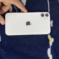 ايفون 11 عادي  ذاكرة 128  بطارية 86  جهاز بلادي بلادي ما مفتوح تروح تف...