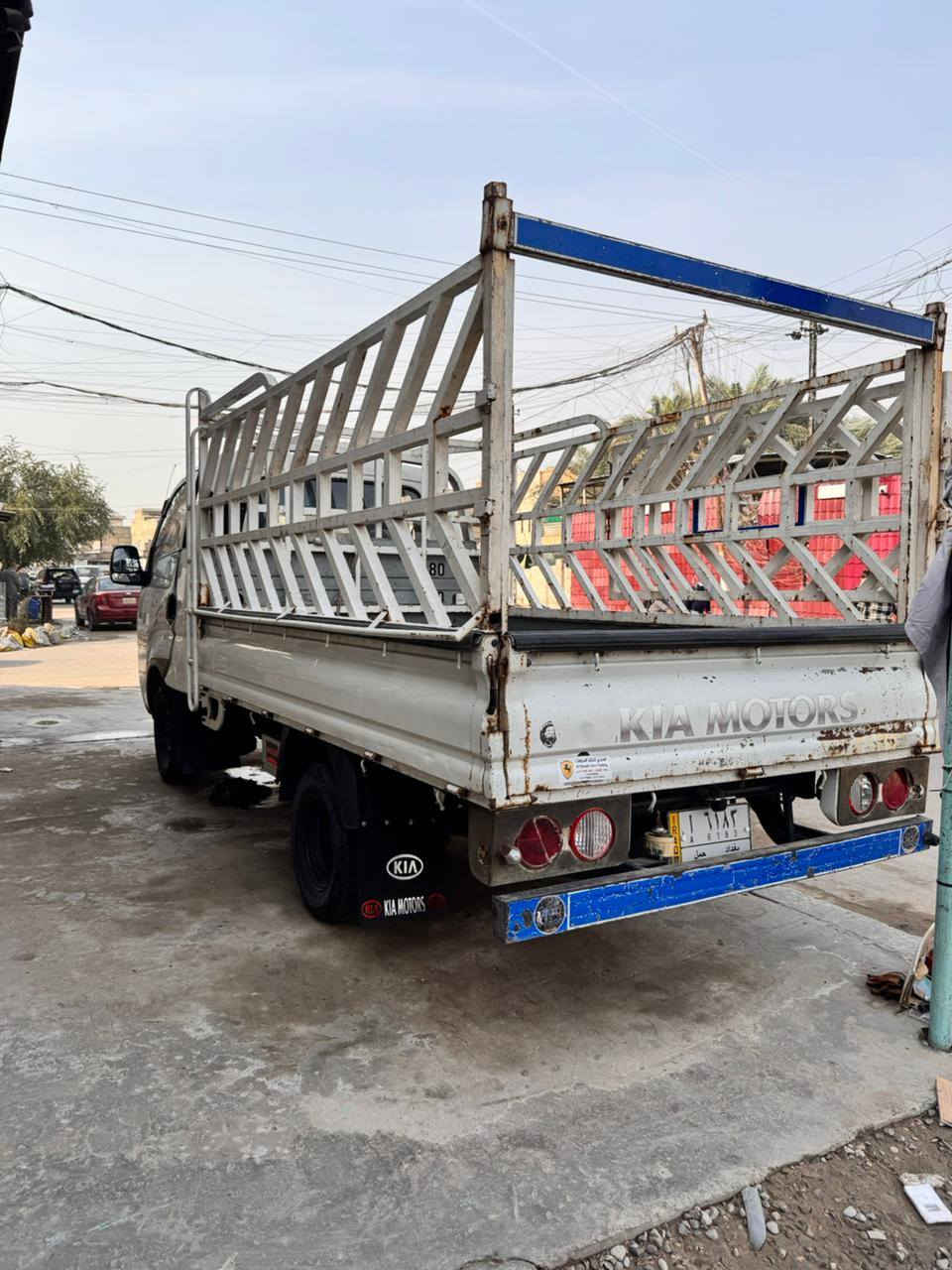 كيا بنكو ٢٠٠٩ رقم بغداد 2700 بلاديه ونظيفه.. كفاله من الصبغ والضربه والكص فقط خياس بداية الداير بأسمي مع المحجر كلشي بيهه بلادي وكهربائيات كلهه شغاله 
مكانهه الشعب 
السعر ٩٥ وبيها مجال 
***********
