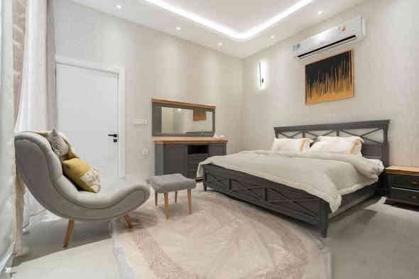 🌟 فرصة لا تعوض في مشروع بحيرة الأمنيات! 🌟
استثمر في أفخم مشروع سكني في كربلاء بمساحة 100 دونم، مع عدد وحدات سكنية محدود يبلغ 461 وحدة فقط!

🏡 مميزات المشروع:

- مساحات متنوعة: 200م²، 250م²، 300م² (فلل) و600م²، 700م² (قصور).

- موقع استراتيجي: كربلاء - شارع المجمع الحكومي.

- خدمات بلا منافس: 

  - ثاني أكبر بحيرة كريستالية في العراق.

  - أكثر من 55% مساحات خضراء ومناطق ترفيهية.

  - مول بارتفاع 6 طوابق.

  - مدرسة سيدرز البريطانية.

💰 العروض:

- خصم 5% عند التسديد.

- خصم 20% عند الدفع كاش.

أسعار تبدأ من 350 مليون على مساحة 200م².  

مدة تسديد 3 سنوات، مقسمة على 

15  دفعة كل 3 أشهر.

📞 للحجز والاستفسار
***********
