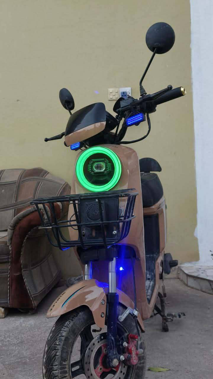 دراجة شحن للبيع R9 مكاني بعقوية السعر خاص***********
