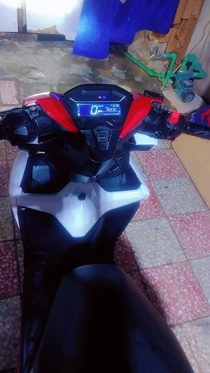 السلام عليكم دراجة للبيع مكينة 125 دراجة مكفولة كفالة عامه نوع الدراجة ايراني العنوان الديوانية الاسكان السعر 550وبيها مجال  او مراوس بدراجة نظيفة للتواصل ***********
