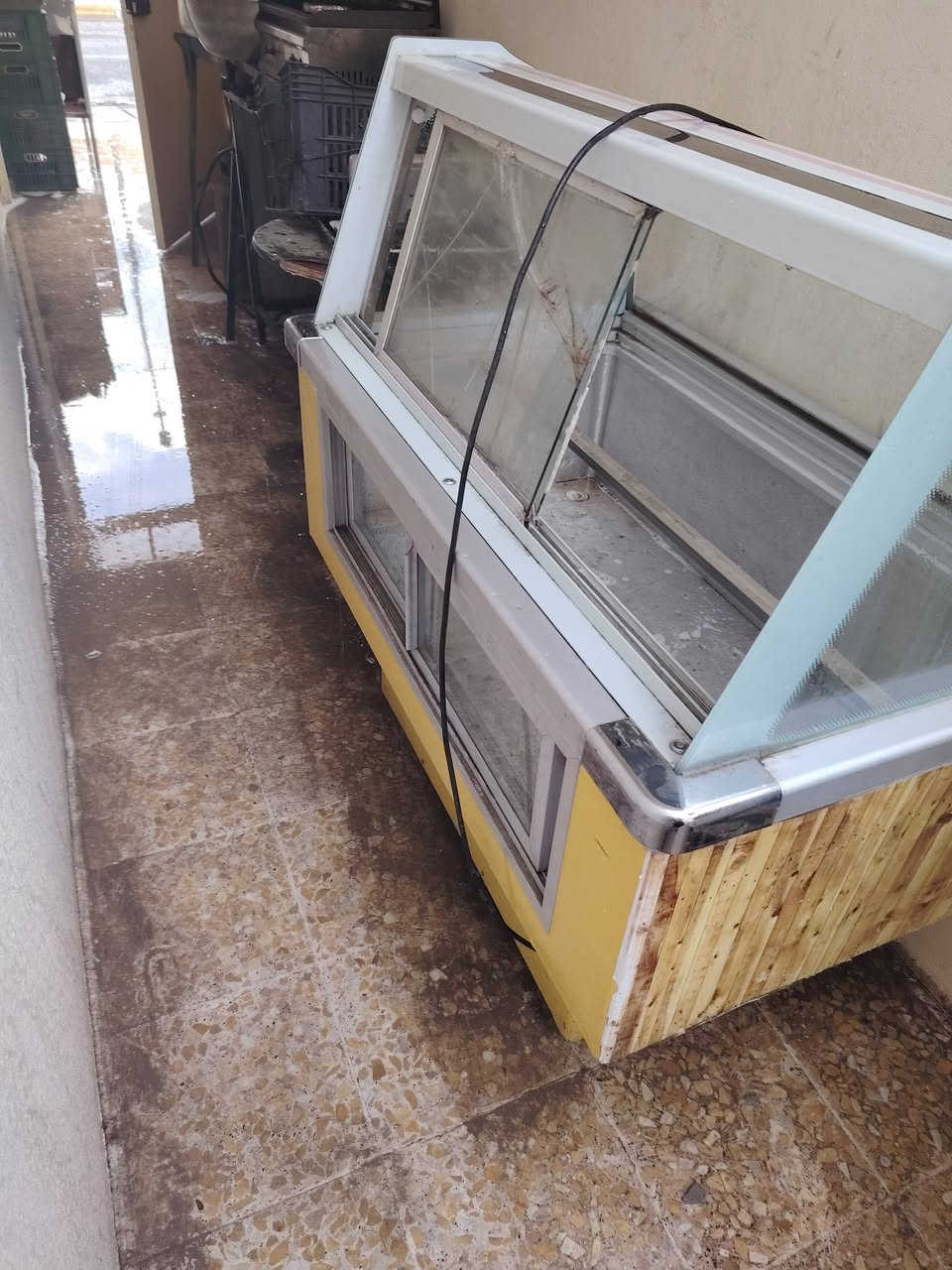 السلام عليكم بيع مستعجل
جنبر جاي كامل هوه و غراضه(250
عارضه مقبلات اخت الجديده شغاله مابيها نقص(350
عربانه حمص وبرمه كامله كهربائيات ١٦ كلوبه كامله (450
كريل بركر حجري وغاز ٣ مشاعل(300  مكاني حي النور ***********
*********** بيهم مجال
