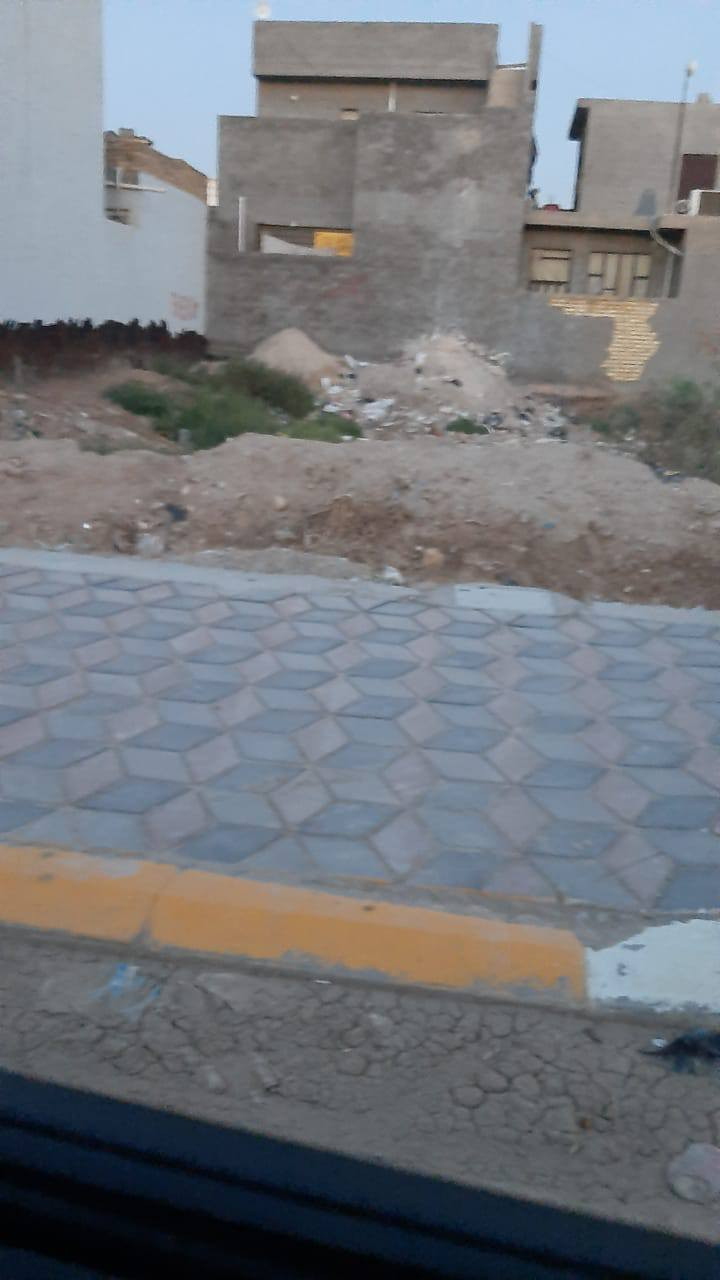 للبيع قطعة أرض طابو صرف حي الكرار مجاور المدرسة الحديديه كامل الخدمات (ماء+كهرباء+مجاري)
المساحة (٣٠٠)متر الوجه(١٥)متر النزال (٢٠)
للاستفسار مراجعة مكتب (بصمة اعمار للعقار)
واسط ـ الزبيديه -مجاور اسواق بيت عزيز ذياب 
او الاتصال 
***********
***********
***********
