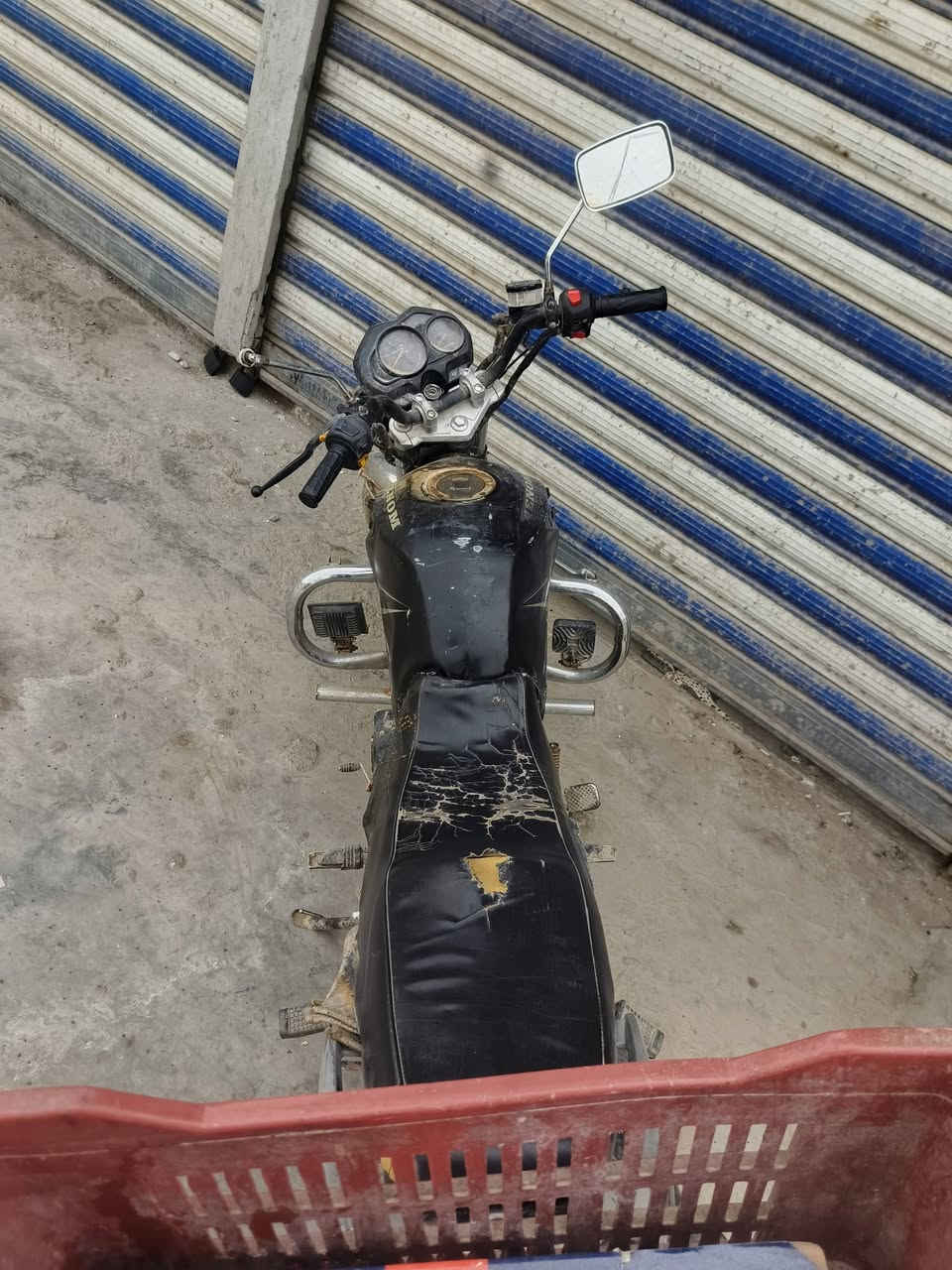 سلام عليكم دراجه البيع 5كير مابيه نقص السعر 300الف وبيه مجال رقمي ***********
