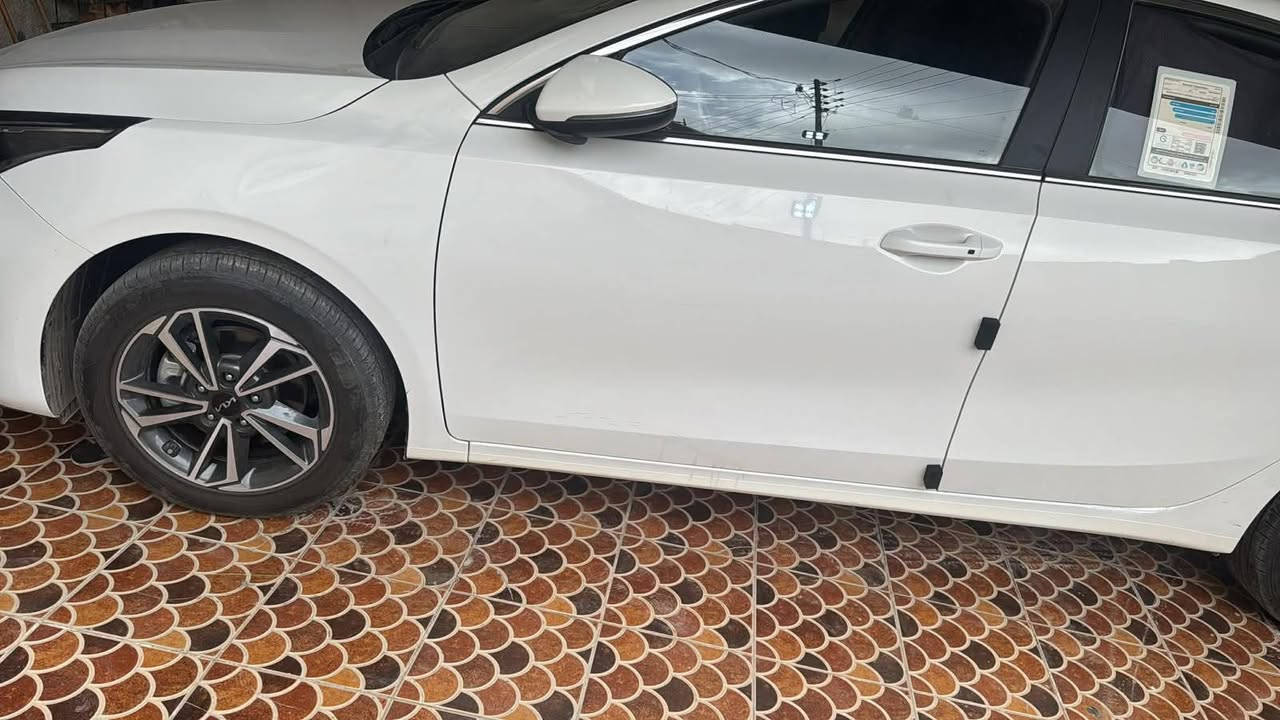 كيا K3
موديل : 2024 
حجم المحرك : 1500cc دبل نوزل
رقم بغداد بأسمي تحويل مباشر

المواصفات فول :

• بصمة تشغيل
• بصمة ابواب
• فتحة سقف سلايد
• حساسات اماميه وخلفية
• داخل جلد احمر مميز
• شاشة وكامرة خلفية دوارة
• هاند بريك دكمه واوتو هول
• 4 وضعيات قيادة
• لايت LED امامي وخلفي
• لايت امامي 3 عدسات
• حساس اطارات
• مانع انزلاق
• مري شفط وترحيب
• تحكمات ستيرن

ماشية 31 الف كيلو متر خليجي مكفولة كفالة عامة

السعر140$ وبيها مجال بسيط

مكان السيارة : بابل –المسيب 

للتواصل : ***********

