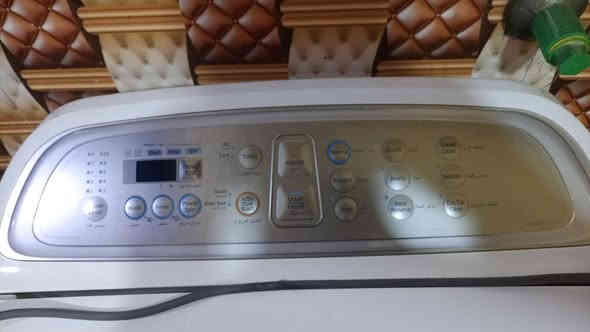 السلام عليكم غساله اكترونيه للبيع جديده شتريناها ما نعرفلهه ب300وبيهه مجال قليل عنواني البصره شط العرب الجزيره للاستفسار ***********
