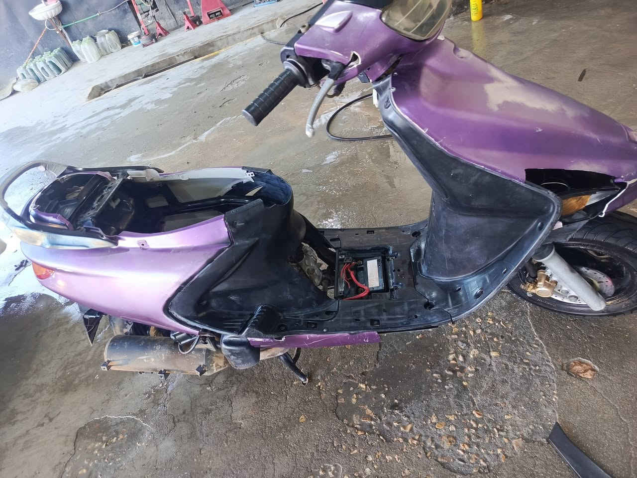 سلام عليكم فراشه البيع فحل عوزهاباتري وبريك السعر 250وبيه مجال النجف بشارع مجمع بيتي ***********
  ***********
