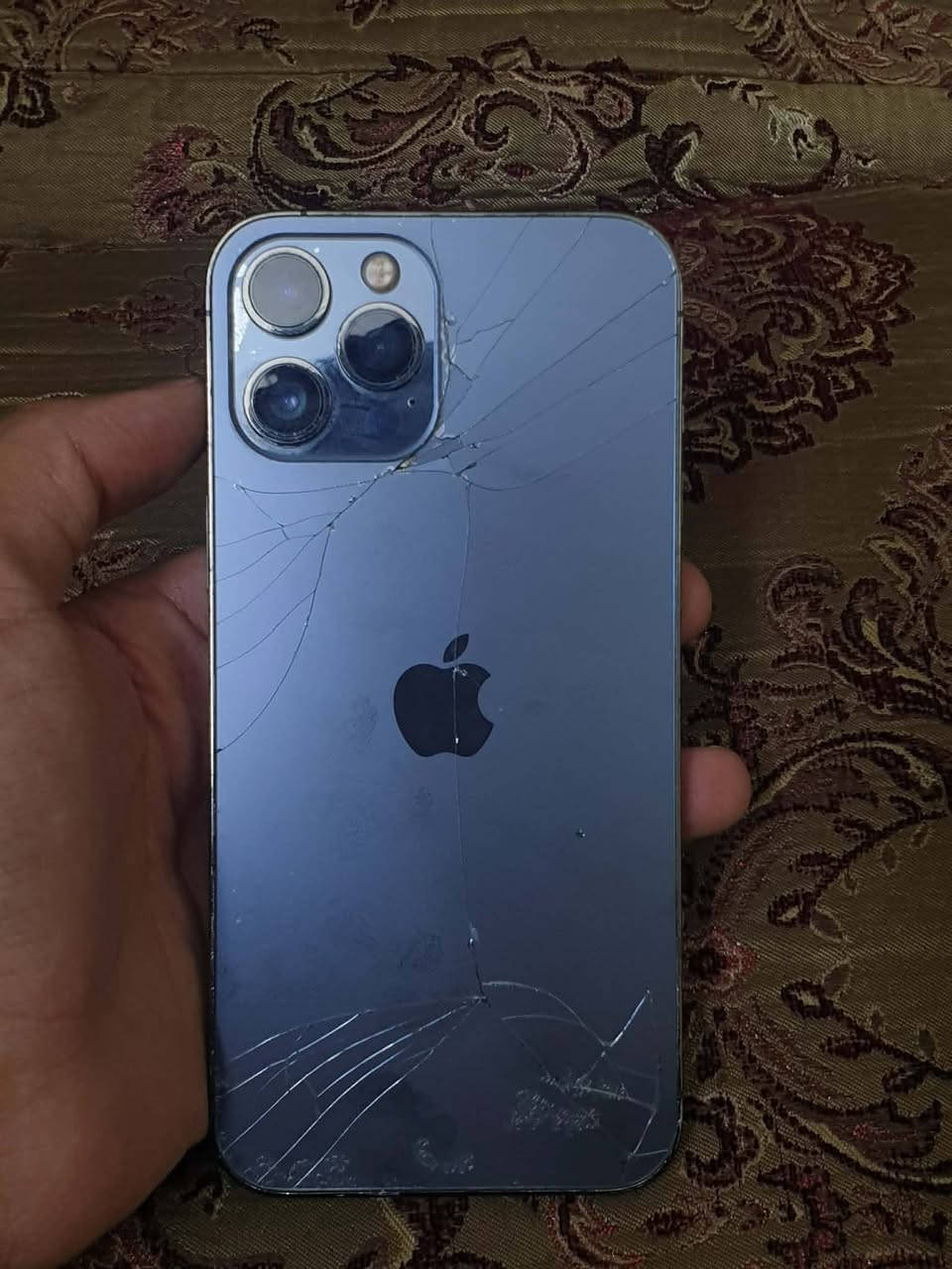 للبيع ايفون 12 برو ماكس الجهاز ذاكره 512 بطاريه 96 مبدل شاشه وبطاريه الجهاز مرات الشاشه يطلع بيها خط فقط من يحمه سعره 260 وبي مجال 
ديالى بعقوبه التحرير 
***********
