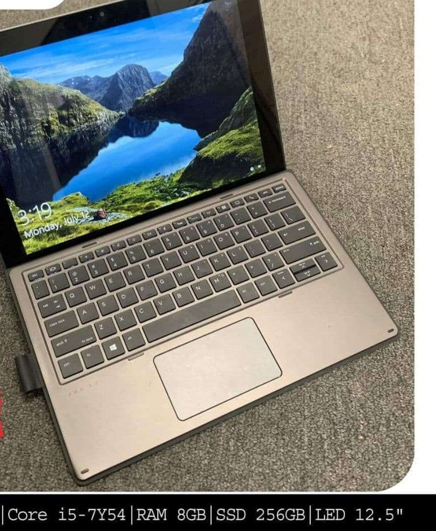 للبيع لابتوب وتابلت في ان واحد من شركة HP العالمية  شاشة لمس منفصلة (مستعمل) HP Pro X2 612 G2 2-in-1
الجهاز شبيه بمايكروسوفت سيرفس برو  بظهر معدني جميل  وكيبورد ضوئي  وتصميم جميل جدا
للبيع لابتوب وتابلت في ان واحد من شركة HP العالمية  شاشة لمس منفصلة (مستعمل) HP Pro X2 612 G2 2-in-1
الجهاز شبيه بمايكروسوفت سيرفس برو  بظهر معدني جميل  وكيبورد ضوئي  وتصميم جميل جدا يحتوي على منفذ شحن type-c  مع امكانية اضافة رام خارجي  ومن الجيل السابع الجهاز مصنوع من الالمنيوم الخفيف بشكل جذاب وجميل وبالمواصفات :
معالج / intel Core i5-7Y54 1.2 GHz max 3.2 GHz 
رام عشوائي/ 8 كيكا LPDDR3 SDRAM 
ذاكرة التخزين/ 256 كيكا من نوع SSD M.2 NvMe مع امكانية اضافة رام خارجي
الشاشة / حجم 12.5 انج من نوع لمس بدقة 1920 * 1280 (WUXGA+) 
كرت الشاشة/ متصل (داخلي) 2gb Intel HD Graphics 615
نظام التشغيل/ وندوز 10 برو اصلي
المنافذ المتوفرة / منفذ شحن type-c ومنفذ USB3 مع فتحة رام 
الكامرات / امامي وخلفي 1080p مع فلاش 
بصمة دخول / كيبورد ضوئي عربي اصلي 
متوفر باللون البرونزي الاسود فقط 
يمكنك مشاهدة المواصفات و التفاصيل كاملة من الرابط
https://youtu.be/IS45I_ezKRE
الجهاز مع شاحن وكيبورد عربي/انكليزي+قلم اصلي 
======================================
تخفيض ممتاز للجهاز السعر القديم 430 والسعر الحالي 325 فقط
======================================


**إذا كنت صاحب هذا الإعلان وتريد حذفه لأي سبب، رجاءا أرسل رسالة إلى الدعم الفني**