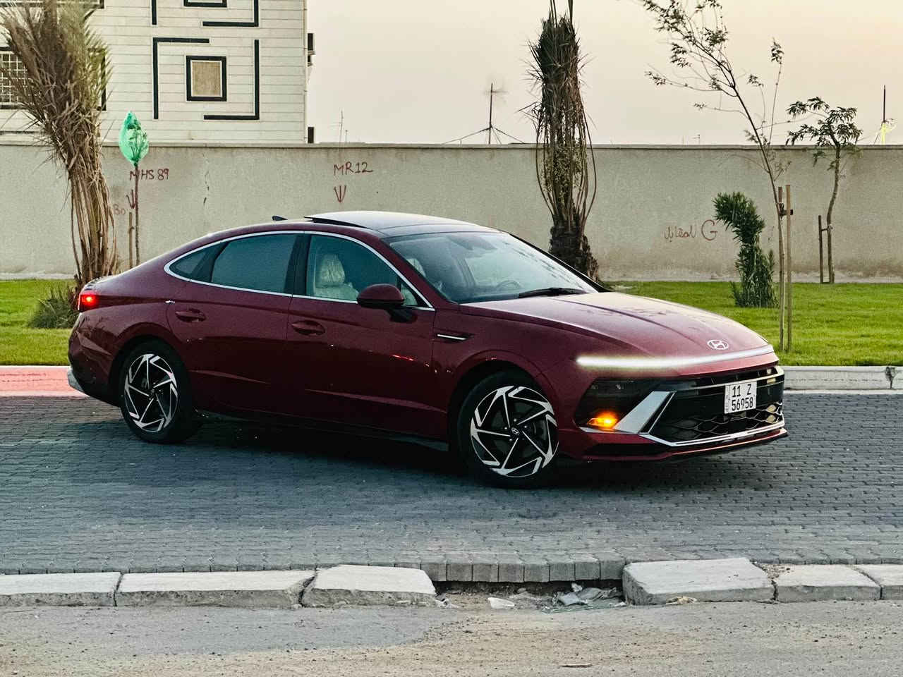 سلام عليكم 
سوناتا 2024 فول مواصفات بانوراما 
مكينة 2500 تنفس طبيعي المرغووب
تحديد مسار
تشغيل عن بعد 
رادارات جانبية و خلفية 
السيارة مليانه مواصفات 
حادثها بنيد و جاملغين البنيد مصبوغ 
و الجاملغات بارد 
السيارة حلوة و جاهزة ترايك لتركيا 
رقم بغداد حرة شرط التحويل 
السعر 185 ومجالها بسيط للشراي 
مكاني بصرة دور النفط 
*********** البصرة, العراق
