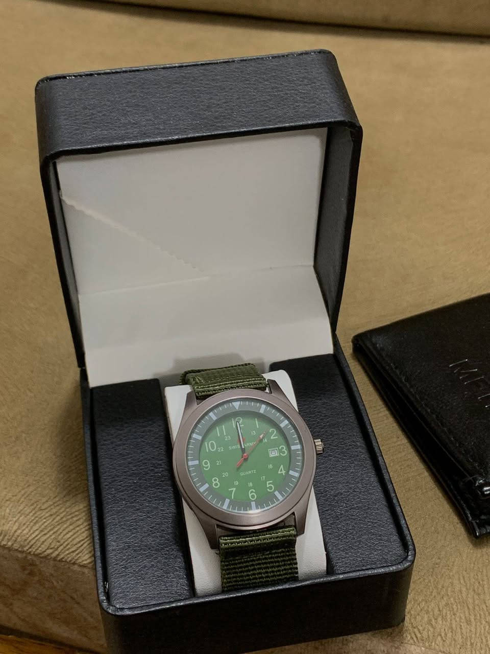 ساعة سويس ارمي ساعة الجيش السويسري مقاومه للماء وزجاج زفير مقاوم للخدوش وتاريخ شهري سير كتان مع علبه هديه على أول تم ١٠ الف بالعافية


**إذا كنت صاحب هذا الإعلان وتريد حذفه لأي سبب، رجاءا أرسل رسالة إلى الدعم الفني**