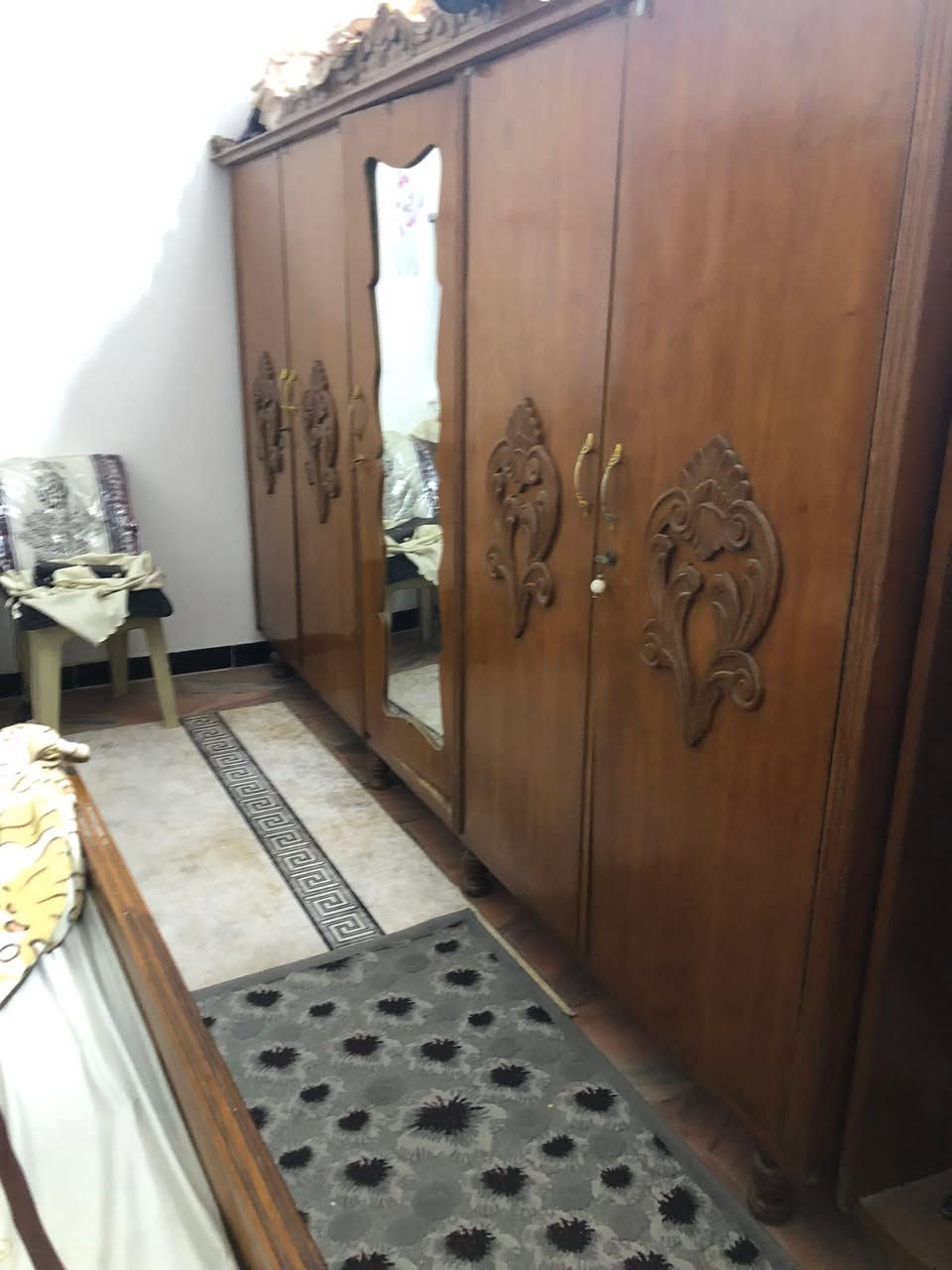 سلام عليكم غرفه كلاسك عراقي صاج داخل وخارج تسگام  سبع قطع للبيع السعر 650وبها مجال للتواصل ***********

