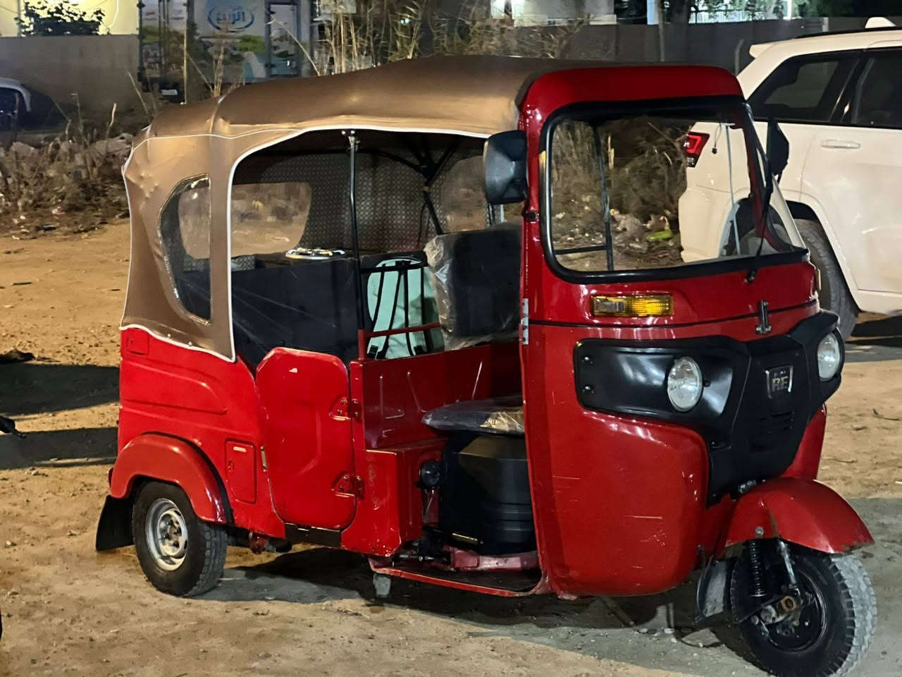 السلام عليكم
تكتك موديل 22

نضافه 80%،للبيع 

بيه طخف بلصفحه ومعدله علبارد

مرقمه كربلاء،بسمنه 

مشروع وطني

السعر

7700وبيه مجال شويه

بغداد ،،،،

***********
