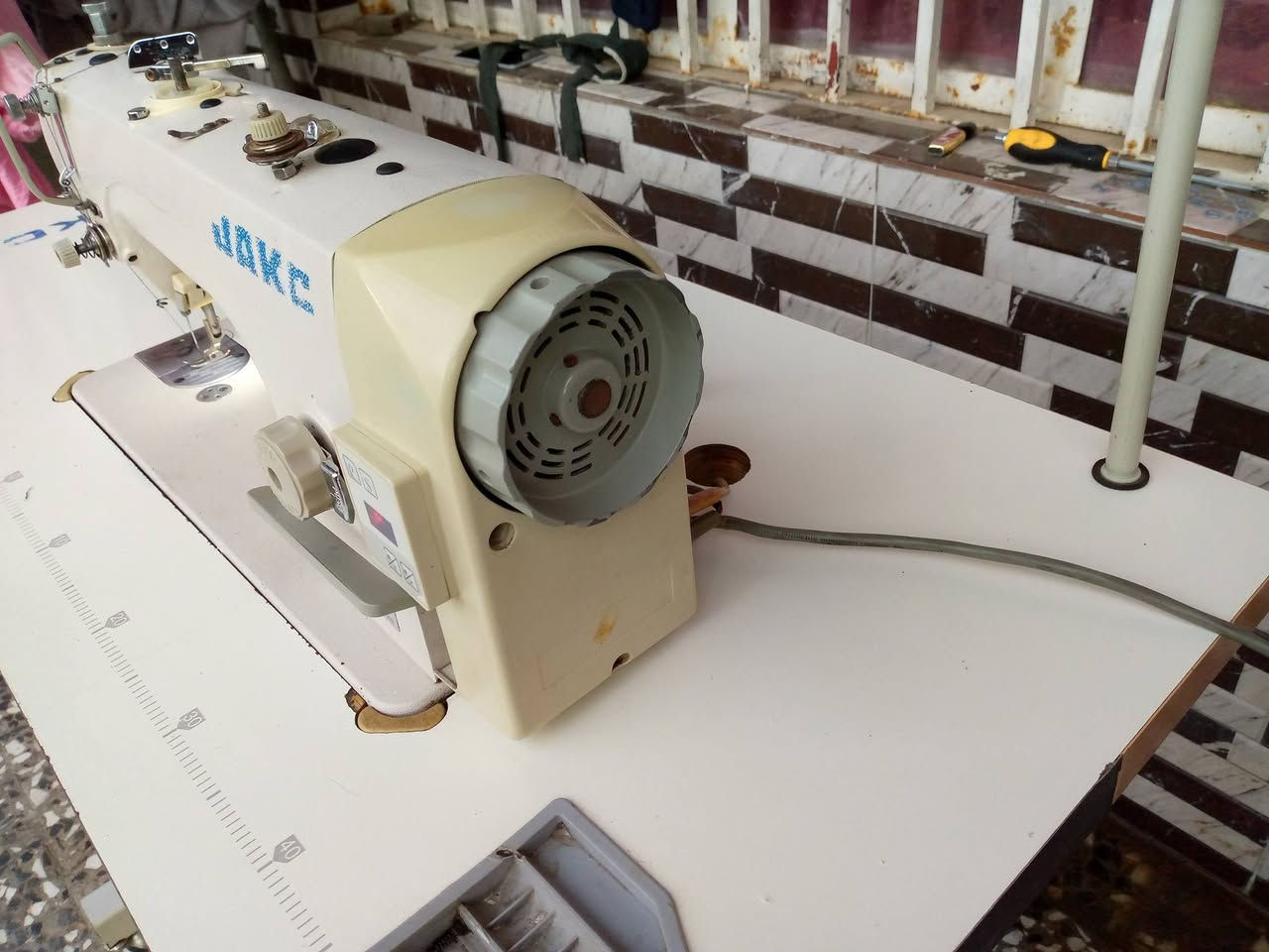 جاكسي  نظيفه ممتازه جيدا جدا كاتم تحكم سرعه مكانه الشعب  توصيل ماعدنه السعر 240


**إذا كنت صاحب هذا الإعلان وتريد حذفه لأي سبب، رجاءا أرسل رسالة إلى الدعم الفني**