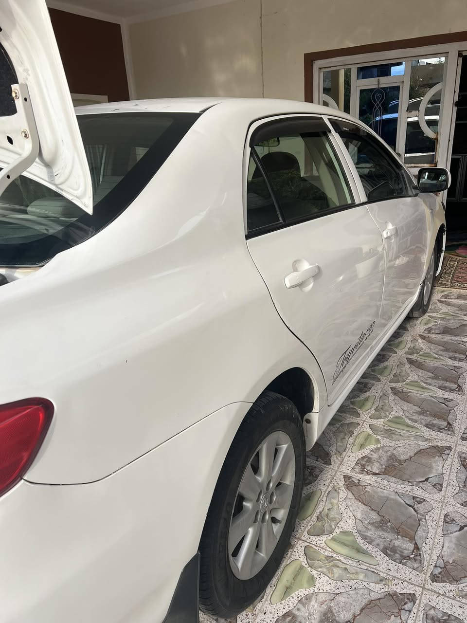 سلام عليكم عندي كورلا 2013 مراوس حسب القناعه
السيارة خير من الله صدر او حداديه كليه جديده تيارت تديفه  او تبريد كل جديد بيه كم قطعه صيغ ابيع حزام دواخل جديده كامره او شاشه او كامره رقم بغداد دولي هزه او سنويه جديده 29 السعر 125 او بيه مجال *********** او ***********
