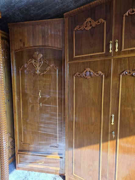 غرفه خمس ابواب ملحق تاج نضيفه حيل السعر 950 قفل بدون معامله عنوان باب جديد ***********
