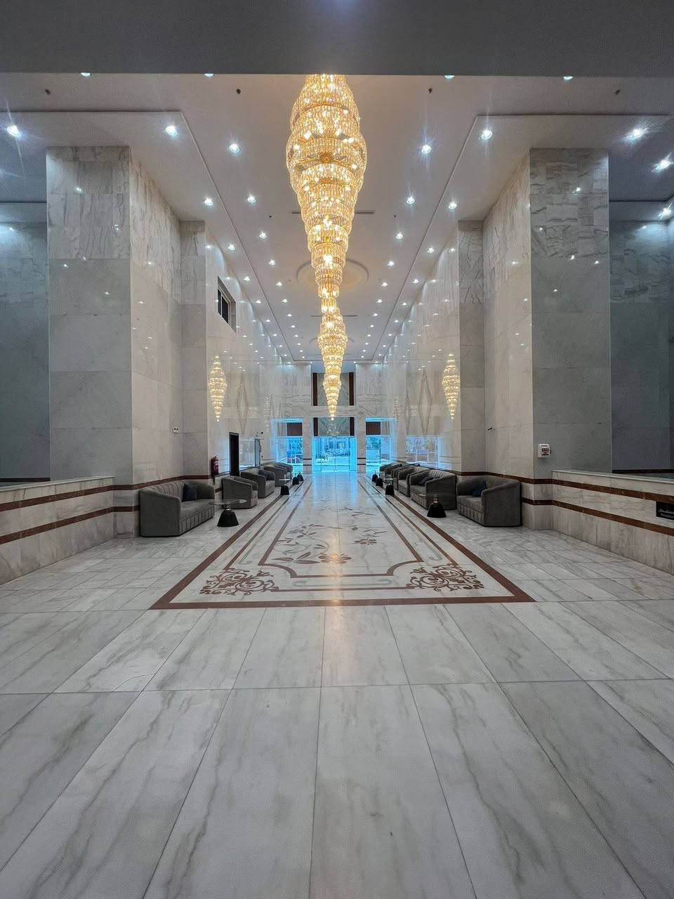 بشرى ساره الى اهلنا في تكريت والعلم وكركوك  عمره البر لشهر رمضان المبارك العشره الاولى من رمضان 500$ الذهاب اول يوم رمضان والعشر الاواخر من رمضان والعوده بعد العيد ب750$هناك شعر رمضان كامل تقريبا 35يوم الذهاب قبل رمضان بيومين او ثلاث والعوده ثاني او ثالث ايام هناك باصات مجانيه توصل المعتمرين الى الحرم والرجوع الى الفندق على مدى 24ساعه فندق مورو العالميه في الروضه للحجز مراسلتي او الاتصال ***********هذه بيه واتساب والرقم الثاني ***********خدمه المعتمر شرف لنا
