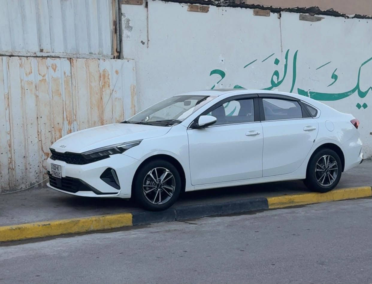 السلام عليكم للبيع 
كي 3 2024 

مكفولة من الصبغ والتبديل 

فقط طخه صغيره كلش رصعتين 

عداد المسافه 34 الف 

 محرك 1500 دبل نوزل

فول مواصفات 

بصمه تشغيل ، بصمه ابواب ، شاشه كامره ، تتحكم ستيرن 

حساس خلفي أمامي ، كشنات جلد داخل لونين مميز

ويل كب ، مري اشاير بلمري ، ترحيب ، ويل كب 

رقم اربيل بأسم شركة وكالة او تحويل مضمونات

السعر 135 بيها مجال 

المكان بغداد الغزالية 

***********

